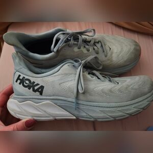 Women's Hoka Arahi 6 size 10B